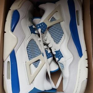 Jordan Retro 4